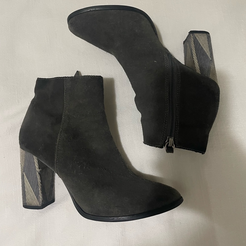 Matisse Gray Fawn Geometric Heel Bootie Size 7.5
